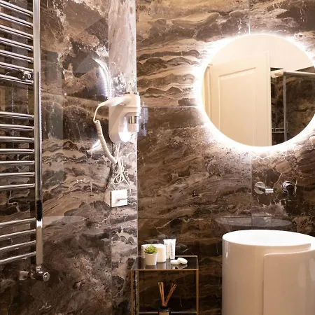 The Rent - Elegant Five-bedrooms Near Colosseo * Rome
