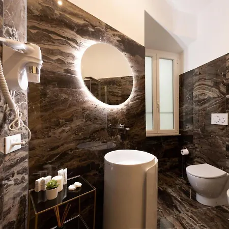 The Rent - Elegant Five-bedrooms Near Colosseo * Rome
