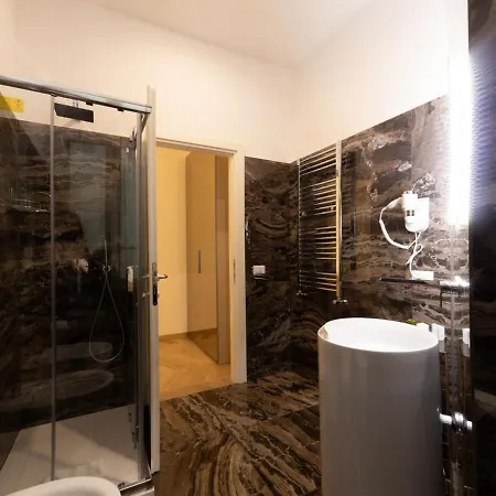 Apartment The Rent - Elegant Five-bedrooms Near Colosseo *