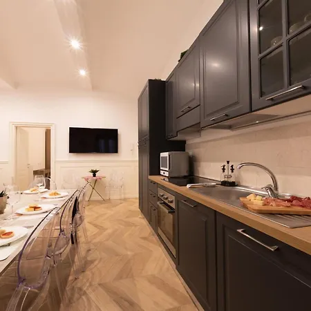 The Rent - Elegant Five-bedrooms Near Colosseo
