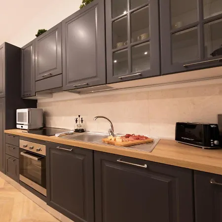 Apartment The Rent - Elegant Five-bedrooms Near Colosseo